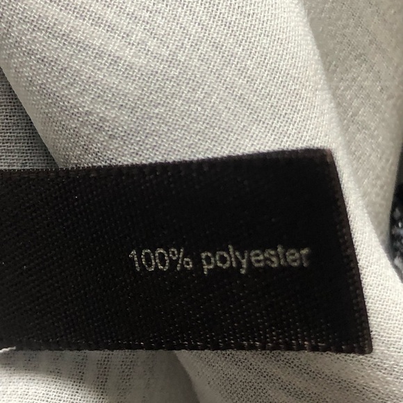 The Limited Size Small Sleeveless Gray Black Dot Ruffled Shirt - Picture 4 of 7